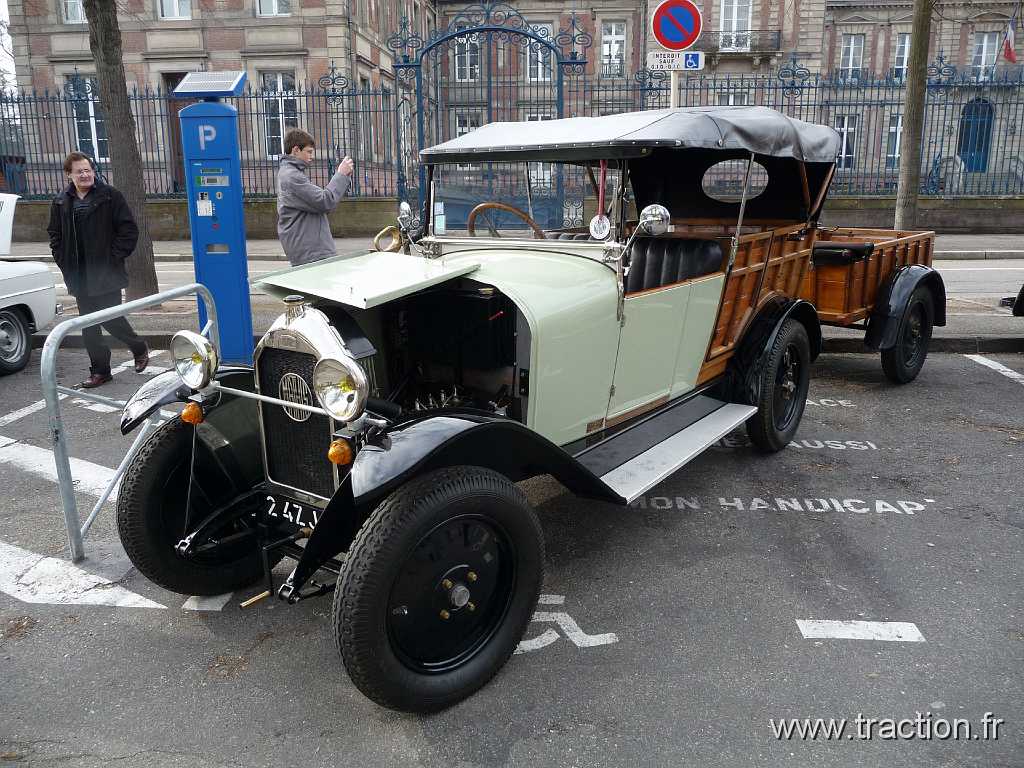 2009_03_01_colmar (16).jpg - 01/03/2009 - 68000 COLMAR, parking de l'ancienne sous-préfecture, Colmar Auto Rétro, MATHIS avec sa remorque